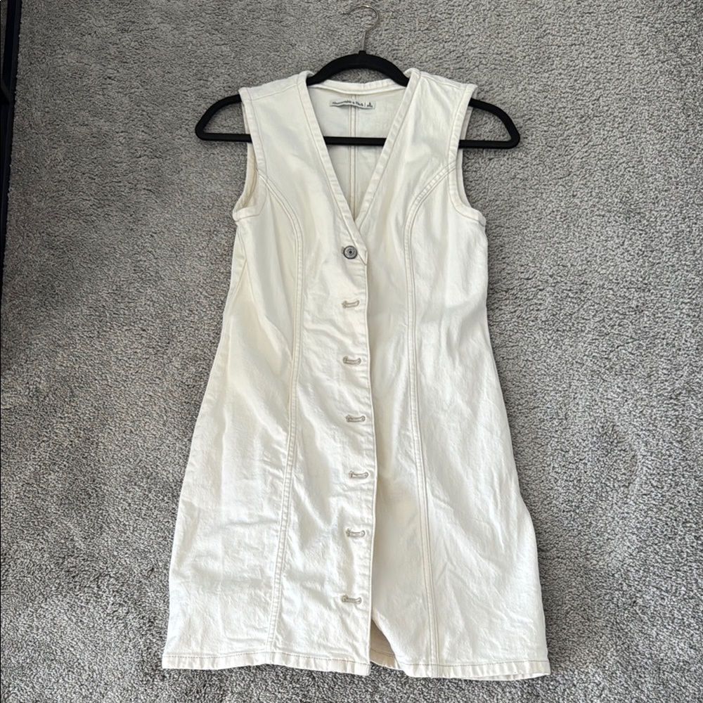 White Sleeveless V-Neck Sheath Mini Dress